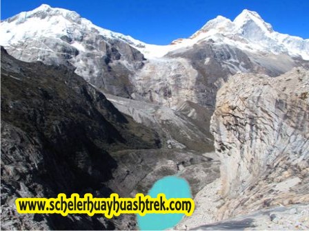 Nevados Huandoys y Pisco, Laguna Artesoncocha